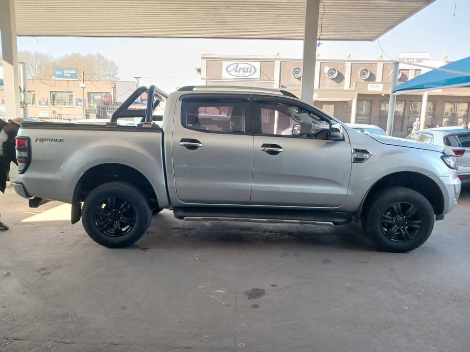 2018 FORD RANGER 2.2 6SPEED XLT  Transmission: Auto Mileage: 105000km  Fueltype: Diesel Silver