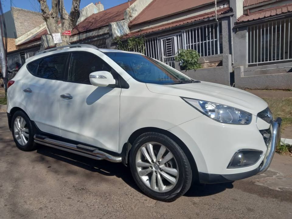 2011 HYUNDAI IX35 2.0 PETROL, MANUAL, WHITE, 98000KMS, LEATHER SEATS