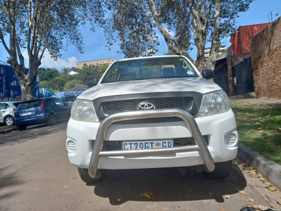 2011 Toyota Hilux S Cab 2.5 D4D Diesel, Manual, White, High Raider Leather seat,