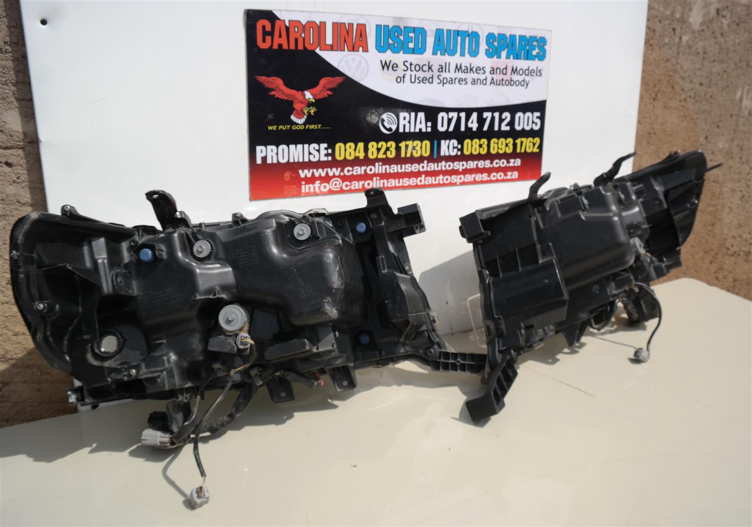 Toyota Land Cruiser left and right side chrome xenon headlights - Private Seller Toyota Land Cruiser left and right side chrome xenon headlights - Private Seller