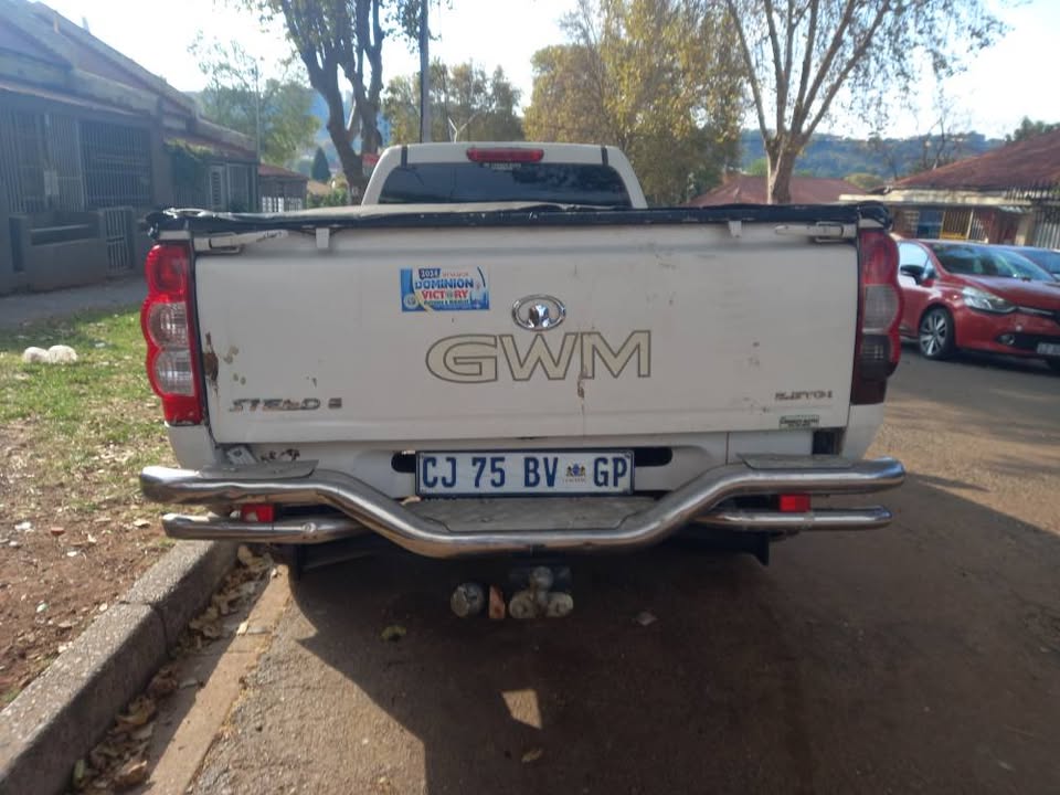 2014 GWM STEED 5 Single Cab, 2.5 Tci Diesel, Manual 4x4, White, 94000kms Leather seats