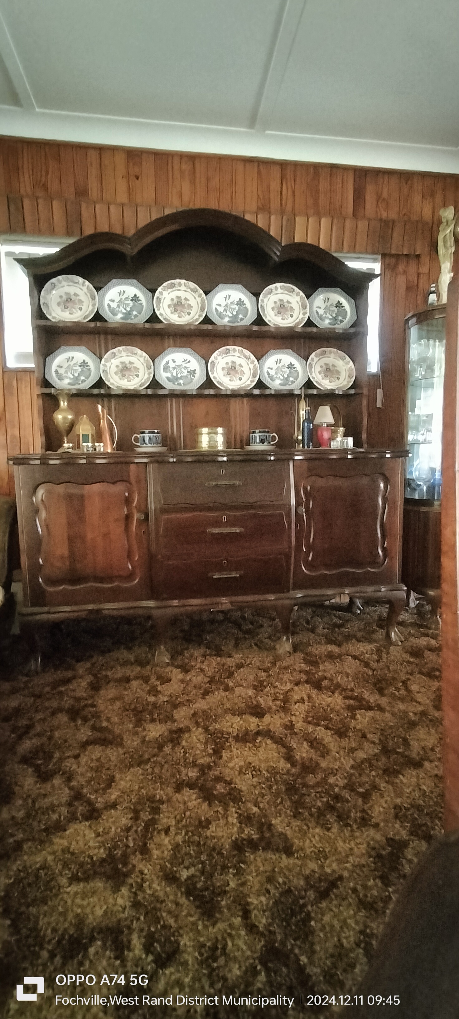 Vintage solid Imbuia ball and claw dining room set for sale R30000.00 or nearest