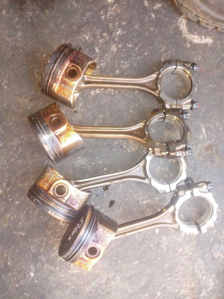 Toyota etios piston complete set - Private Seller Toyota etios piston complete set - Private Seller