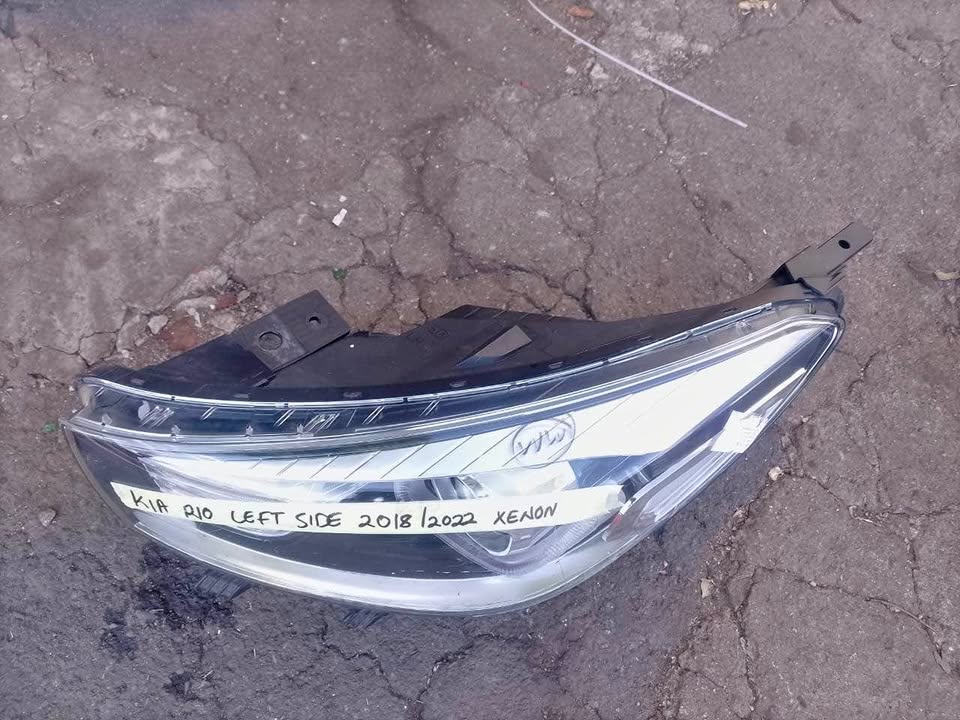 Kia Rio left side headlight 2018-2023 - Private Seller Kia Rio left side headlight 2018-2023 - Private Seller