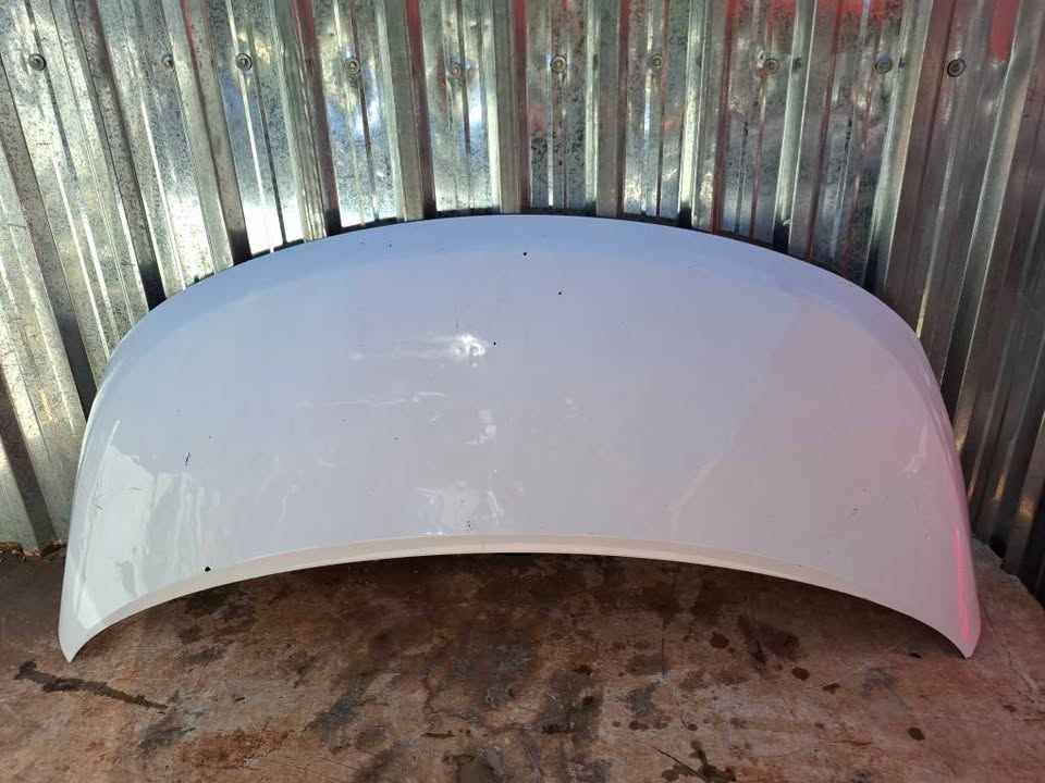 Hyundai H1 Bonnet - Private Seller Hyundai H1 Bonnet - Private Seller