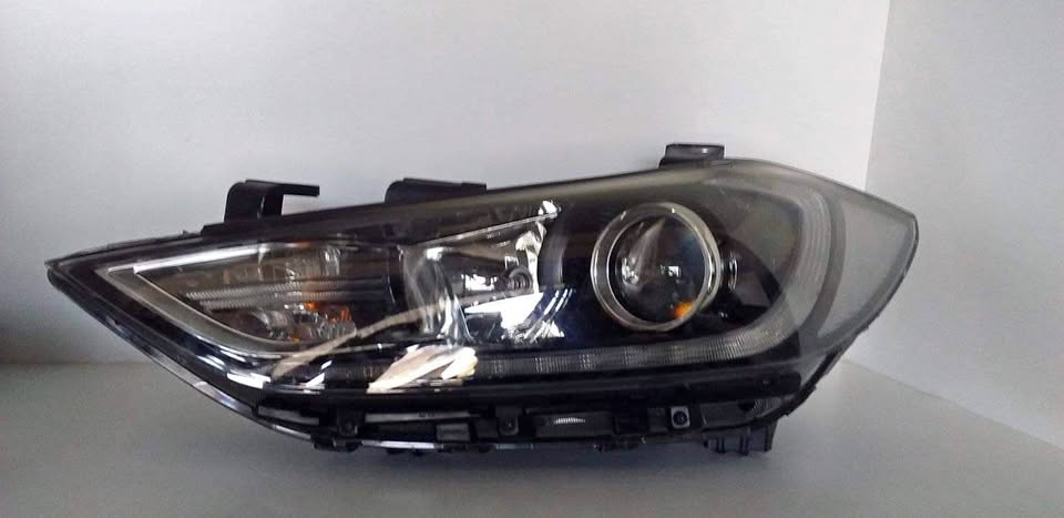 Hyundai Elantra Headlight Hyundai Elantra Headlight