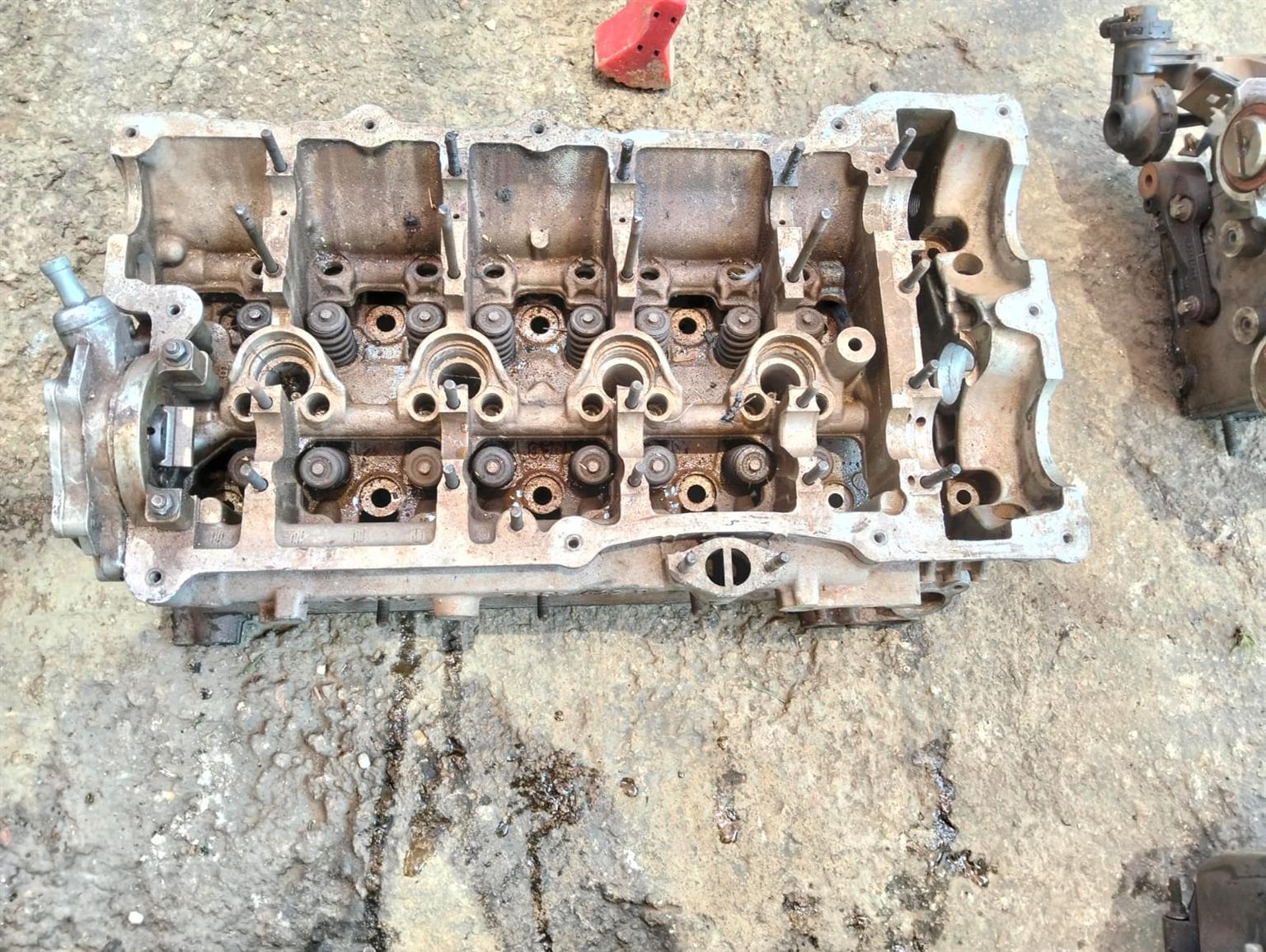 BMW (E90) 320 cylinder head - Private Seller BMW (E90) 320 cylinder head - Private Seller