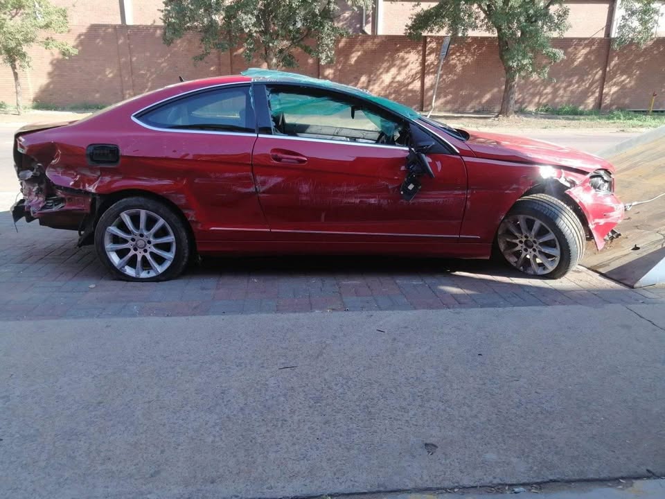 Merc w204 coupe stripping