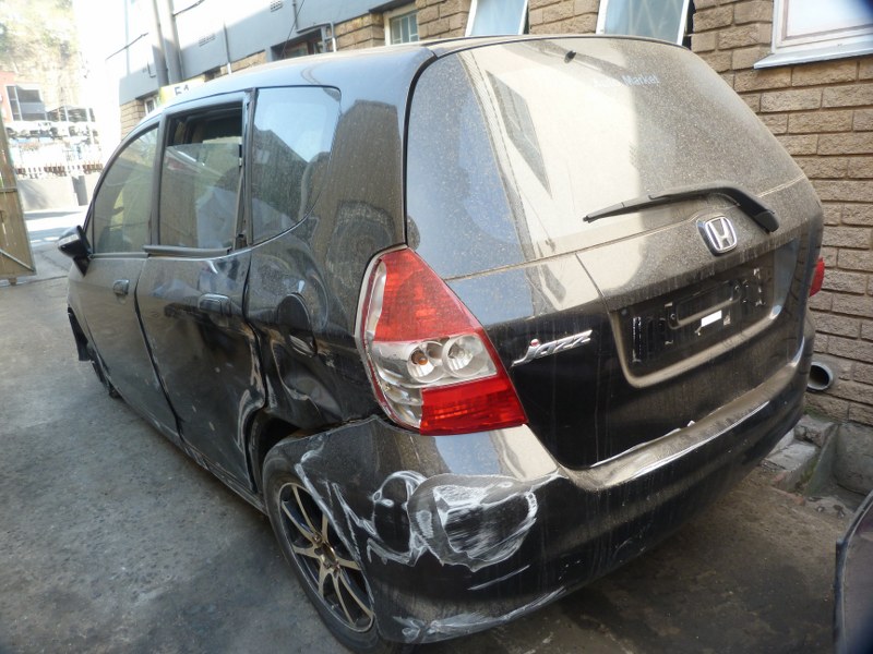 Honda Jazz 1.4i DSI AT Black - 2005 STRIPPING FOR SPARES - Private Seller Honda Jazz 1.4i DSI AT Black - 2005 STRIPPING FOR SPARES - Private Seller