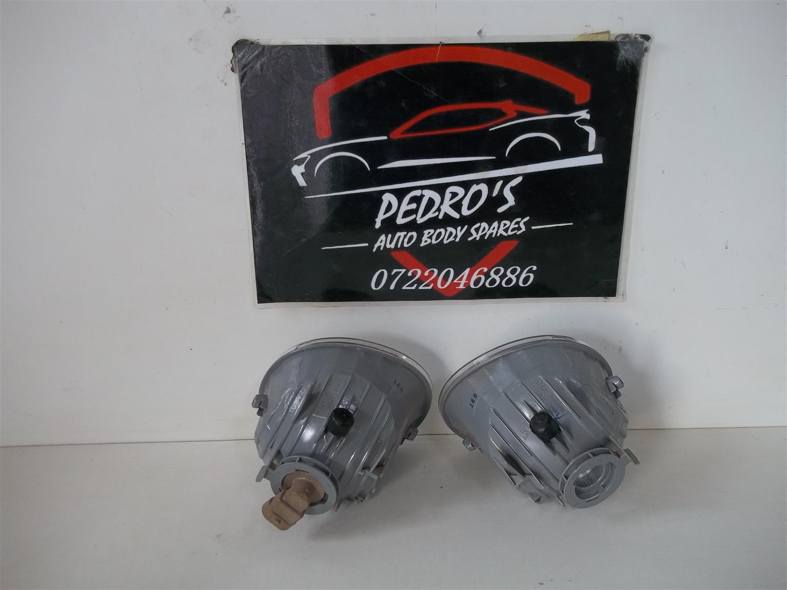 Toyota Voxy fog lights set - Private Seller Toyota Voxy fog lights set - Private Seller