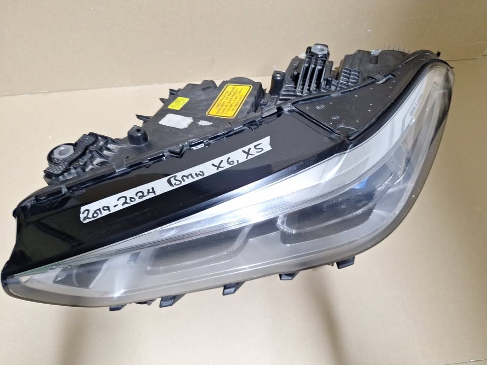 BMW X5 G05 LHS Adaptive LED Xenon Headlight (2019 - 2024) - Private Seller BMW X5 G05 LHS Adaptive LED Xenon Headlight (2019 - 2024) - Private Seller
