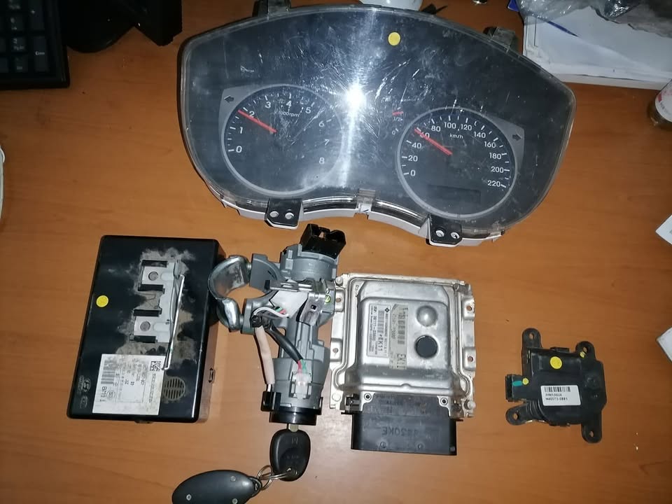 HYUNDAI I20 2013 COMPLETE LOCKSET FOR SALE HYUNDAI I20 2013 COMPLETE LOCKSET FOR SALE