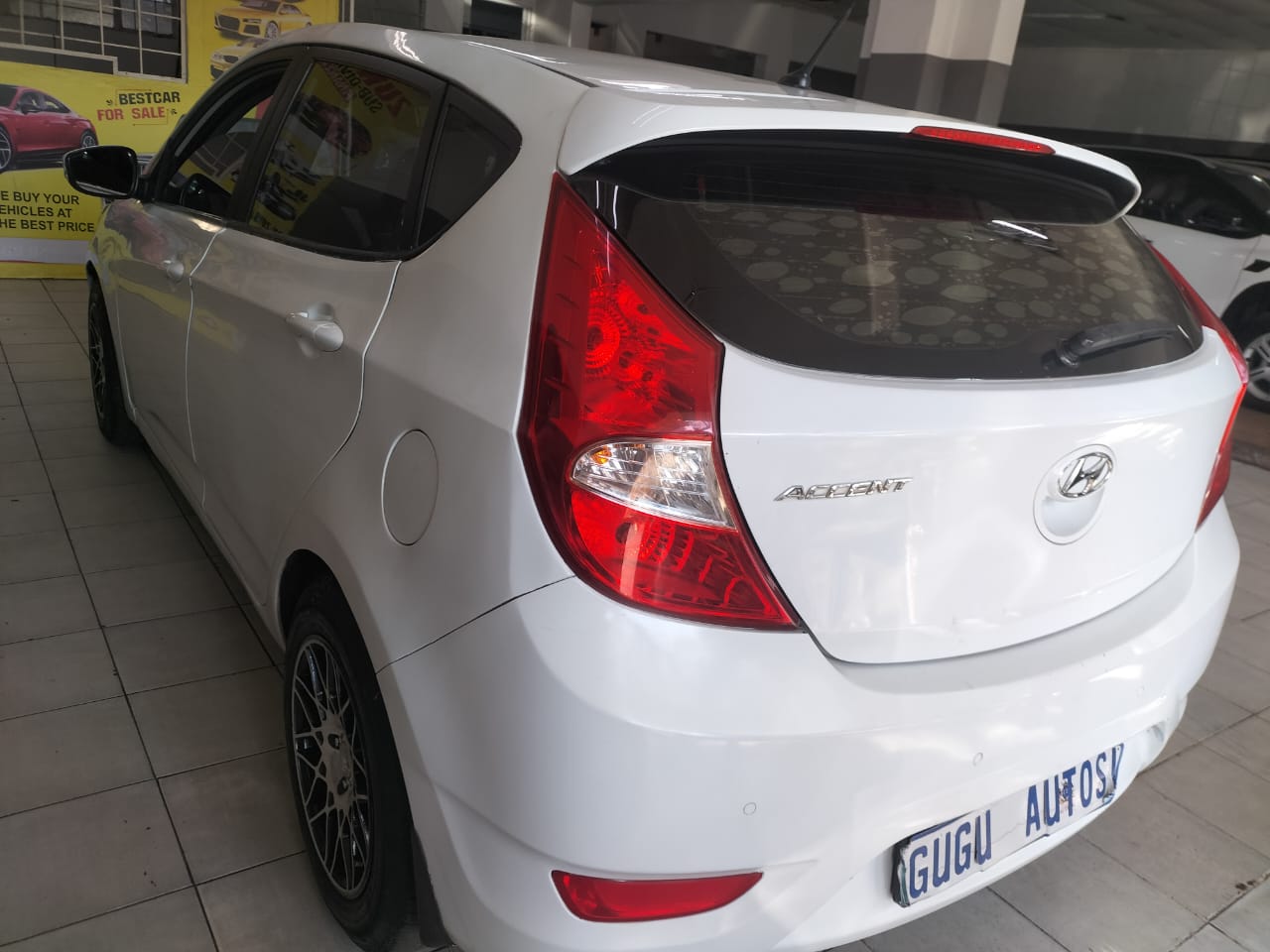 2017 HYUNDAI ACCENT 1,6 HATCHBACK PETROL77000KM