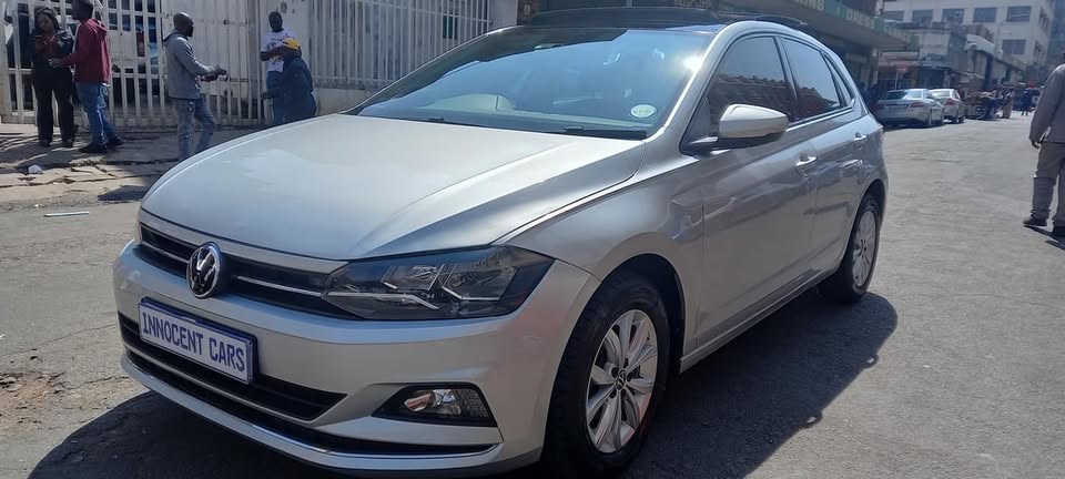 2021 VW POLO 8Tsi 1.0 SILVER COLOUR,  32000KM, EXCELLENT CONDITION ACCIDENT FREE