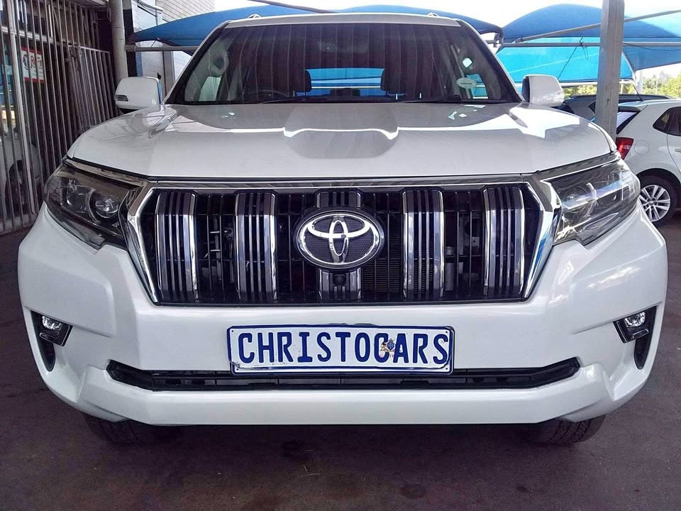 2018 Toyota Land Cruiser Prado hatchback 2018