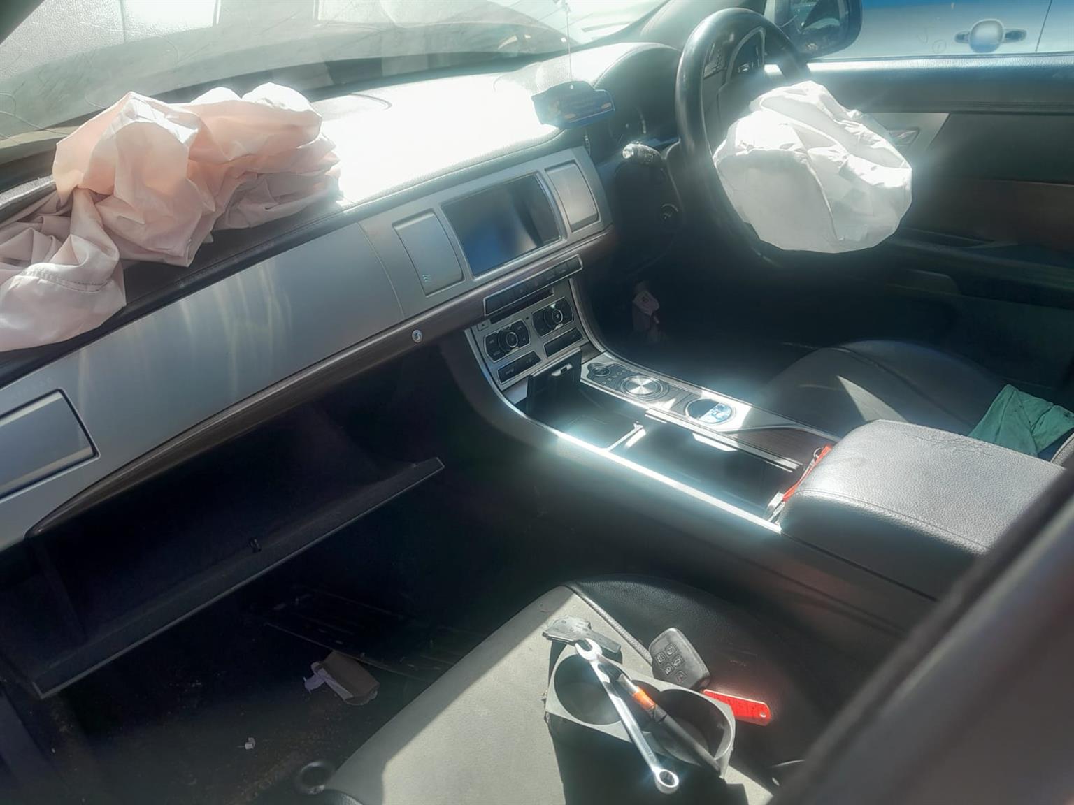 2014 JAGUAR XF 2.0 PETROL AUTOMATIC – FOR STRIPPING (NEW ARRIVAL) - Private Seller 2014 JAGUAR XF 2.0 PETROL AUTOMATIC – FOR STRIPPING (NEW ARRIVAL) - Private Seller