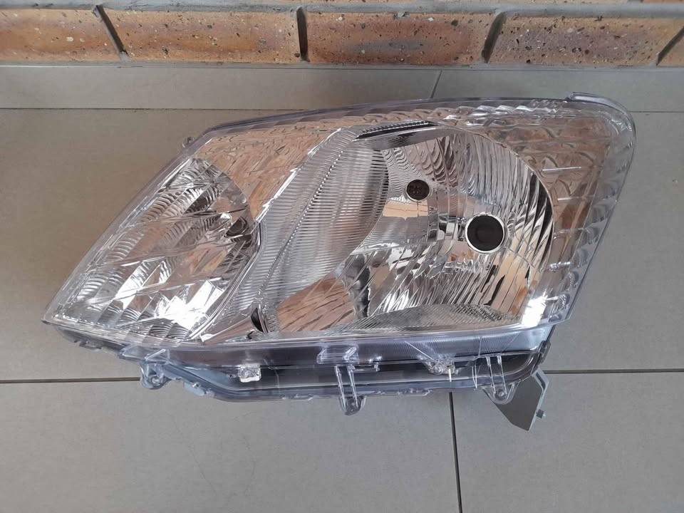 ISUZU KB250 Fleetside 2012/2015 BRAND NEW HEADLIGHTS FOR SALE