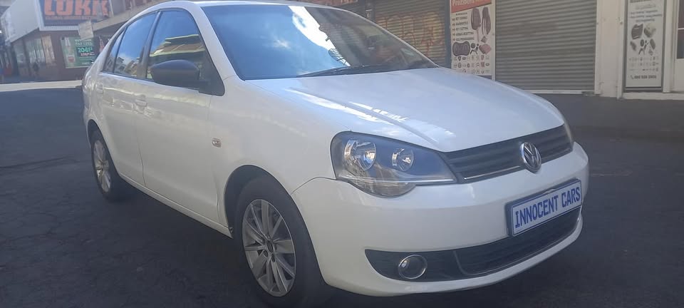 2017 POLO VIVO SEADAN 1.4, MANUAL, WHITE COLOUR, 108000KM