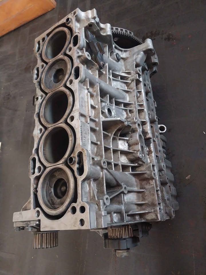 Volvo XC90 D5 2007 Sub assembly for sale - Private Seller
