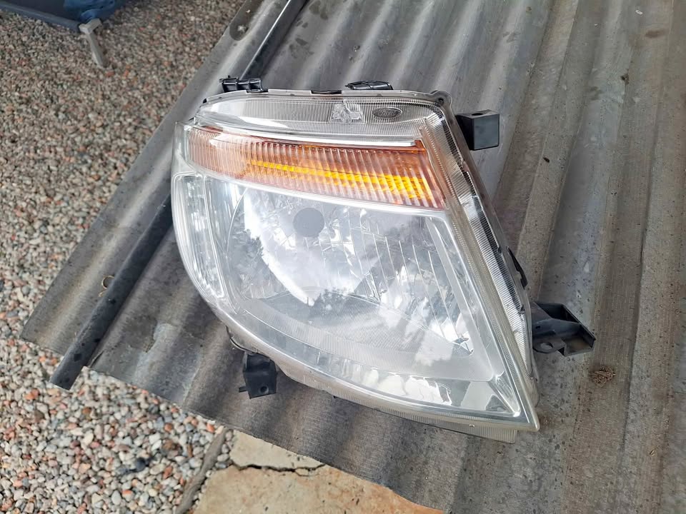 Ford Ranger RH Head Light - Private Seller Ford Ranger RH Head Light - Private Seller