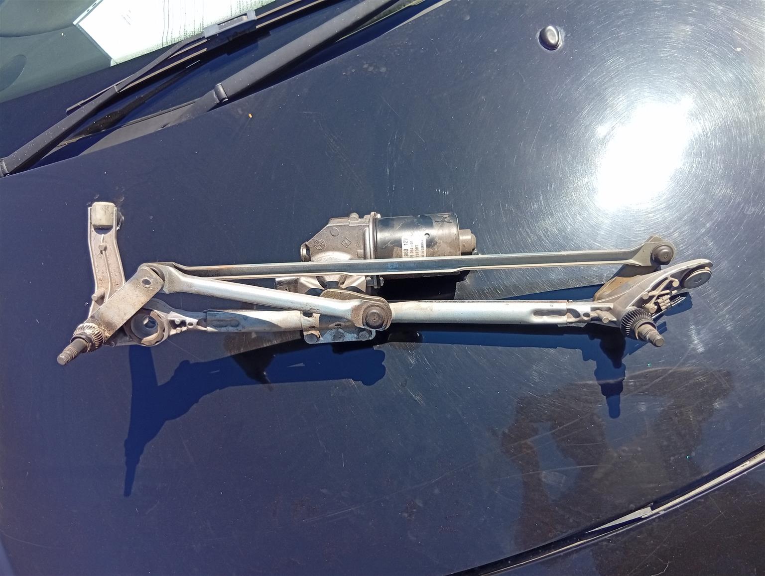 Mercedes Benz w204 wiper motor mechanism - Private Seller Mercedes Benz w204 wiper motor mechanism - Private Seller
