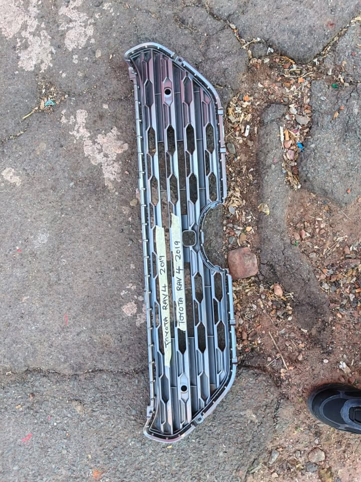 Toyota Rav4 2019 Grill - Private Seller