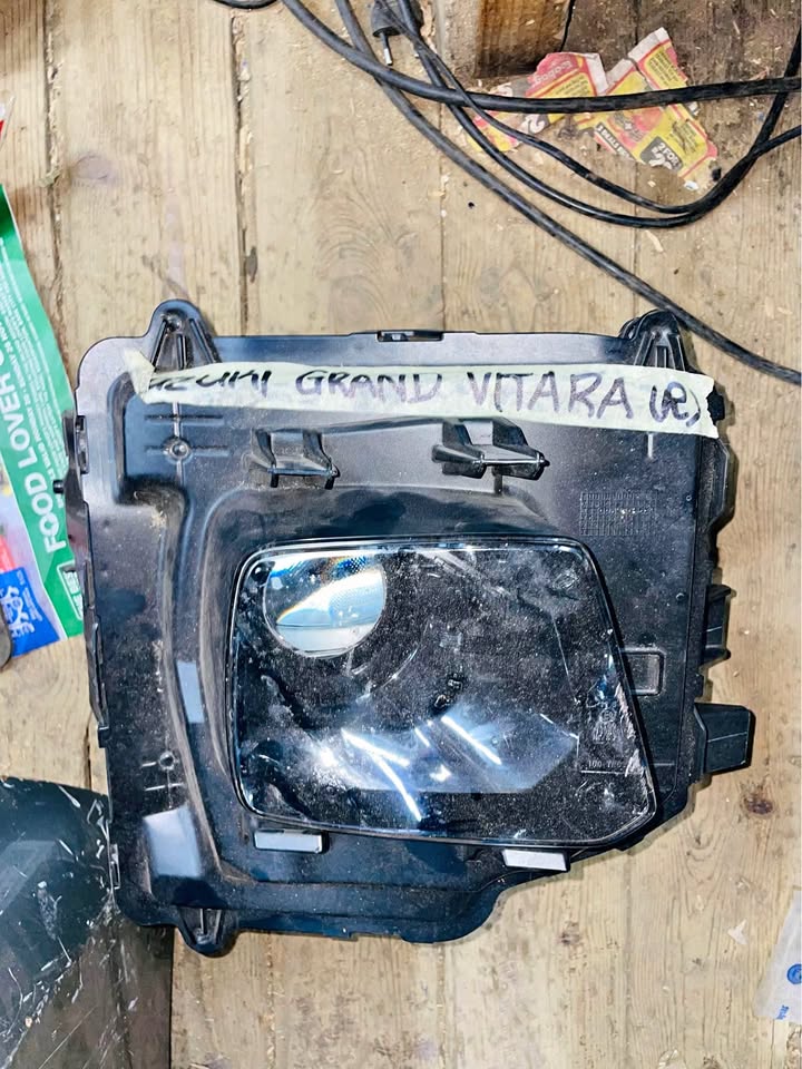 Suzuki Grand Vitara headlight - Private Seller Suzuki Grand Vitara headlight - Private Seller