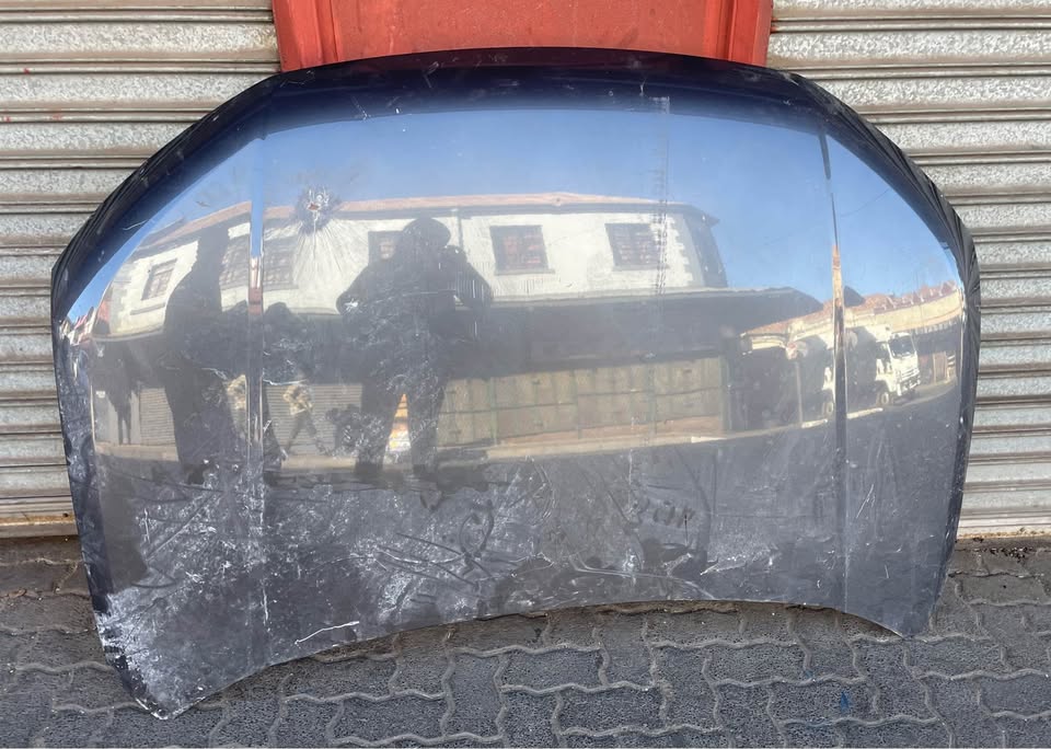 Hyundai Creta bonnet Call or dm - Private Seller Hyundai Creta bonnet Call or dm - Private Seller