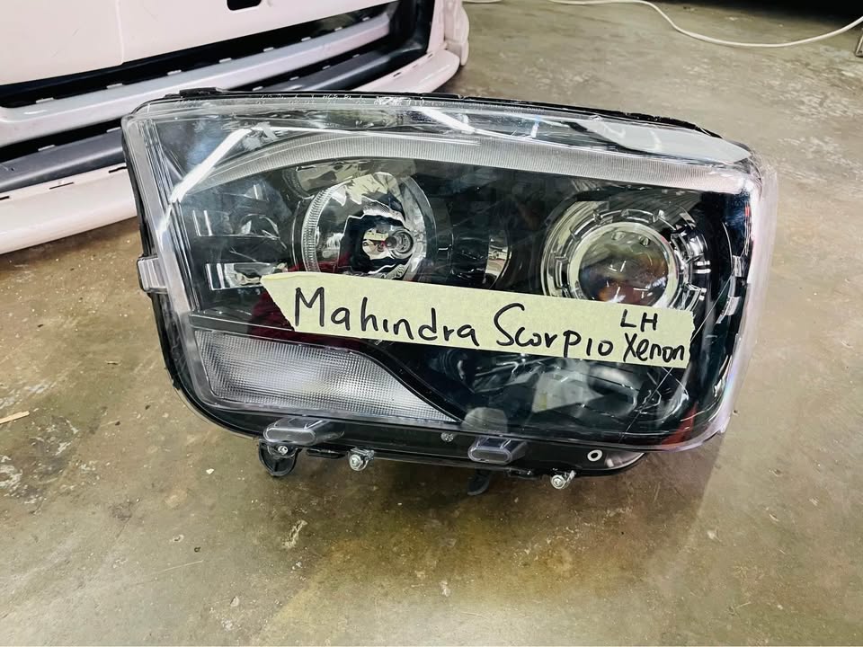 Mahindra Scorpio headlight - Private Seller Mahindra Scorpio headlight - Private Seller