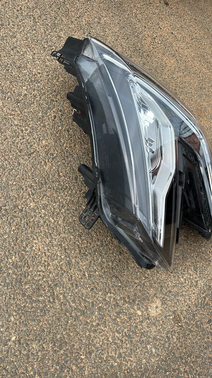 2024 Mahindra SUV700  AX7 LH complete headlamp - Private Seller