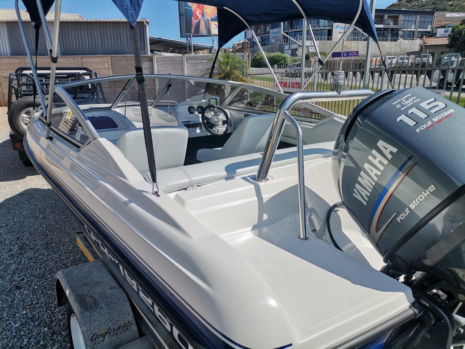 '09 Panache 1750lx with 4-Stroke 115hp Yamaha