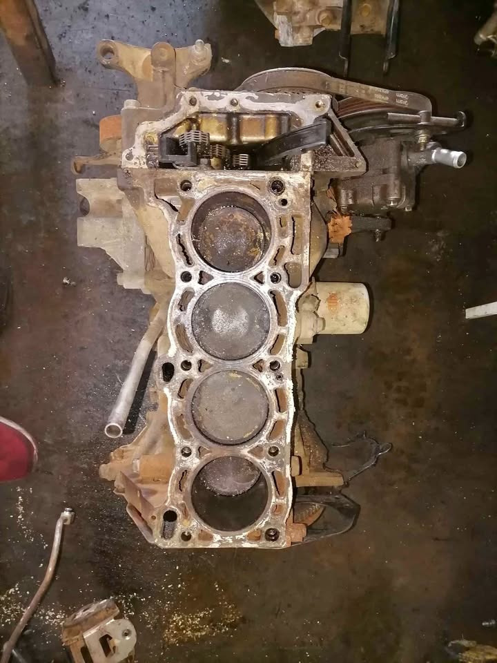 Nissan Almera QG16 Sub Assembly 1.6L - Private Seller Nissan Almera QG16 Sub Assembly 1.6L - Private Seller