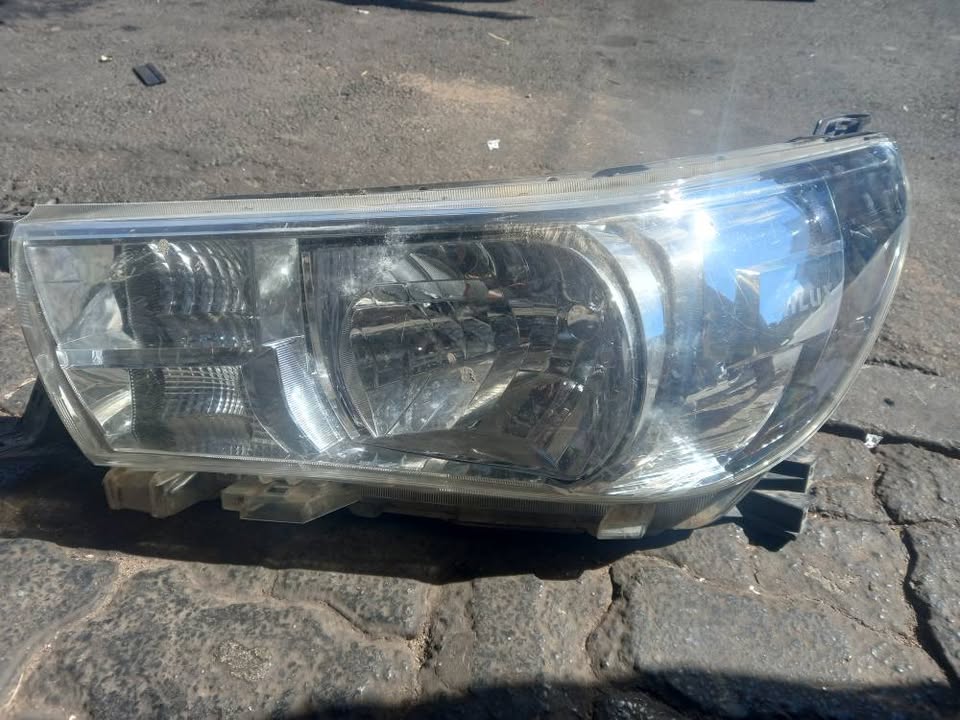Toyota Hilux Right Side Headlight also Compatible with GD-6 - Private Seller Toyota Hilux Right Side Headlight also Compatible with GD-6 - Private Seller