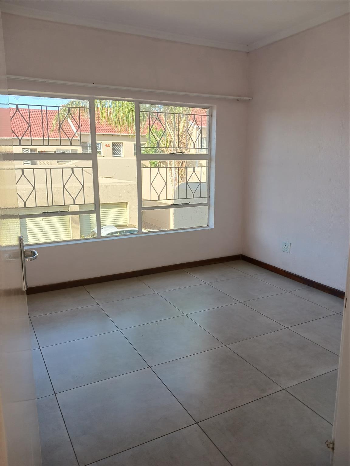 Available now-shared rental 1st flr. unit - bedroom | Junk Mail Marketplace