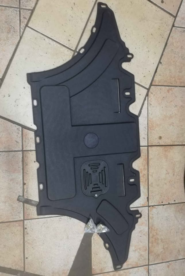 Brand New AUDI A4 A5 splash cover