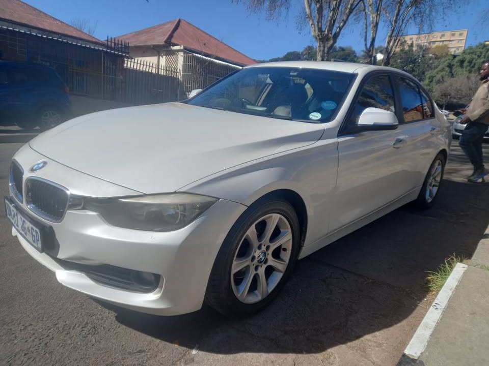 2013 BMW 316i Petrol, Automatic, White, 107000kms Reverse sensor, Leather seat