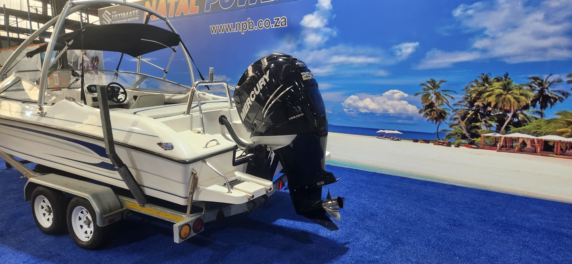 PANACHE 2150 LX ON TRAILER 250 HP MERCURY VERADO 4 STROKE 147 HOUR