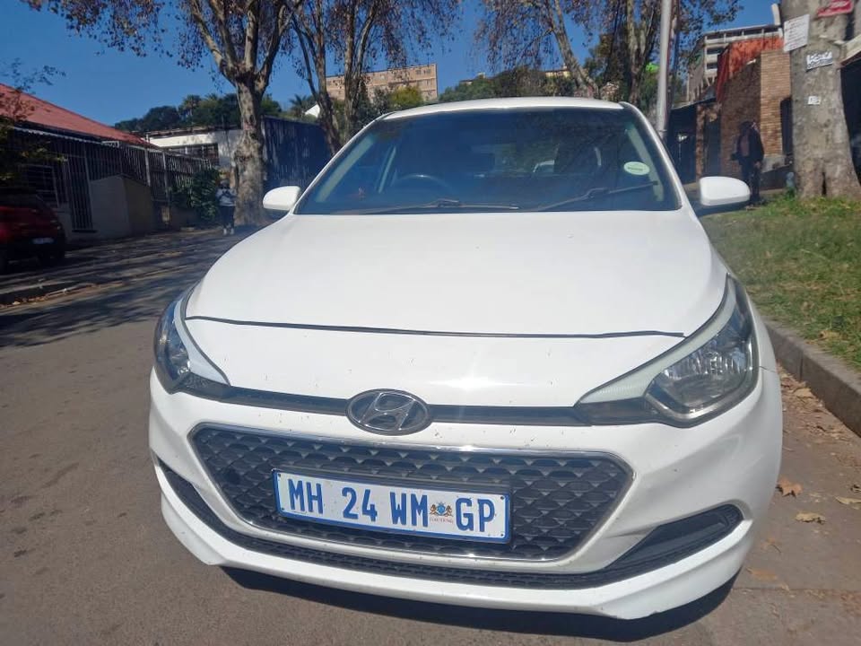 2015 Hyundai i20 1.2 Petrol, Manuel, White, 87000kms