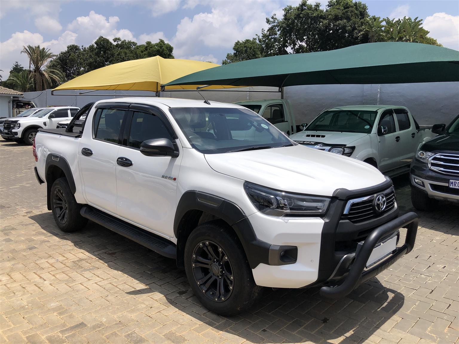 Used 2020 Toyota Hilux 2.8GD-6 double cab 4x4 Legend manual - Private Seller Used 2020 Toyota Hilux 2.8GD-6 double cab 4x4 Legend manual - Private Seller