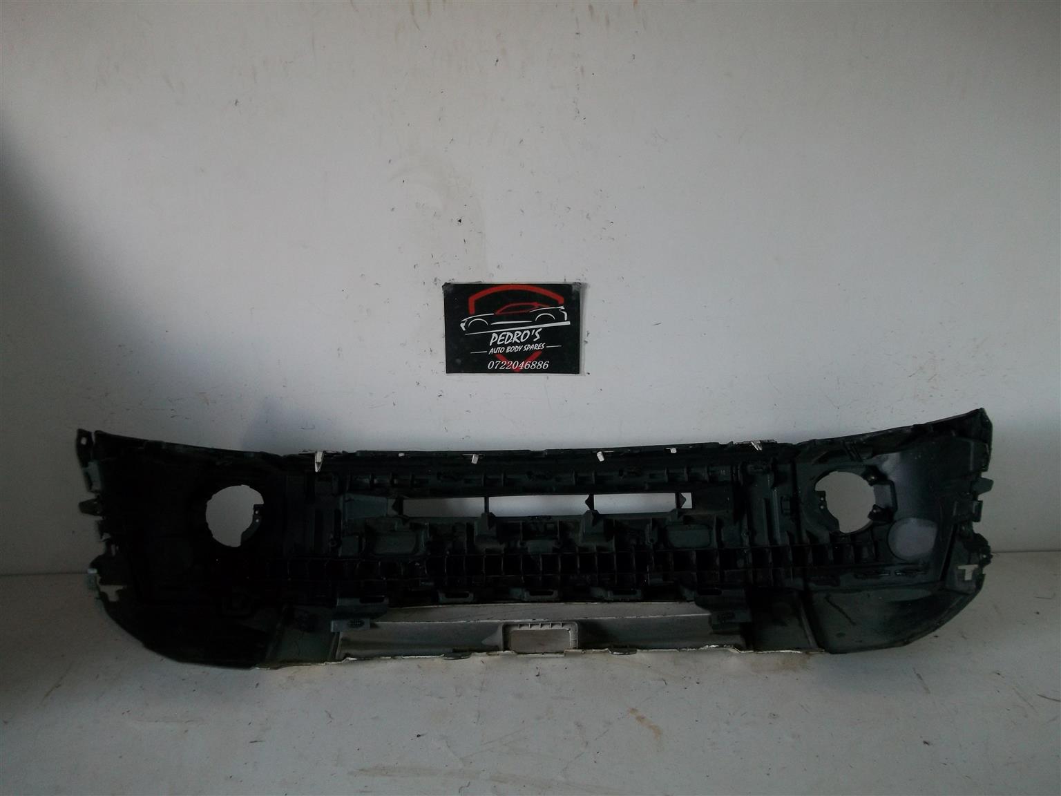 Land Rover Discovery 3 '05-'09 front bumper - Private Seller Land Rover Discovery 3 '05-'09 front bumper - Private Seller