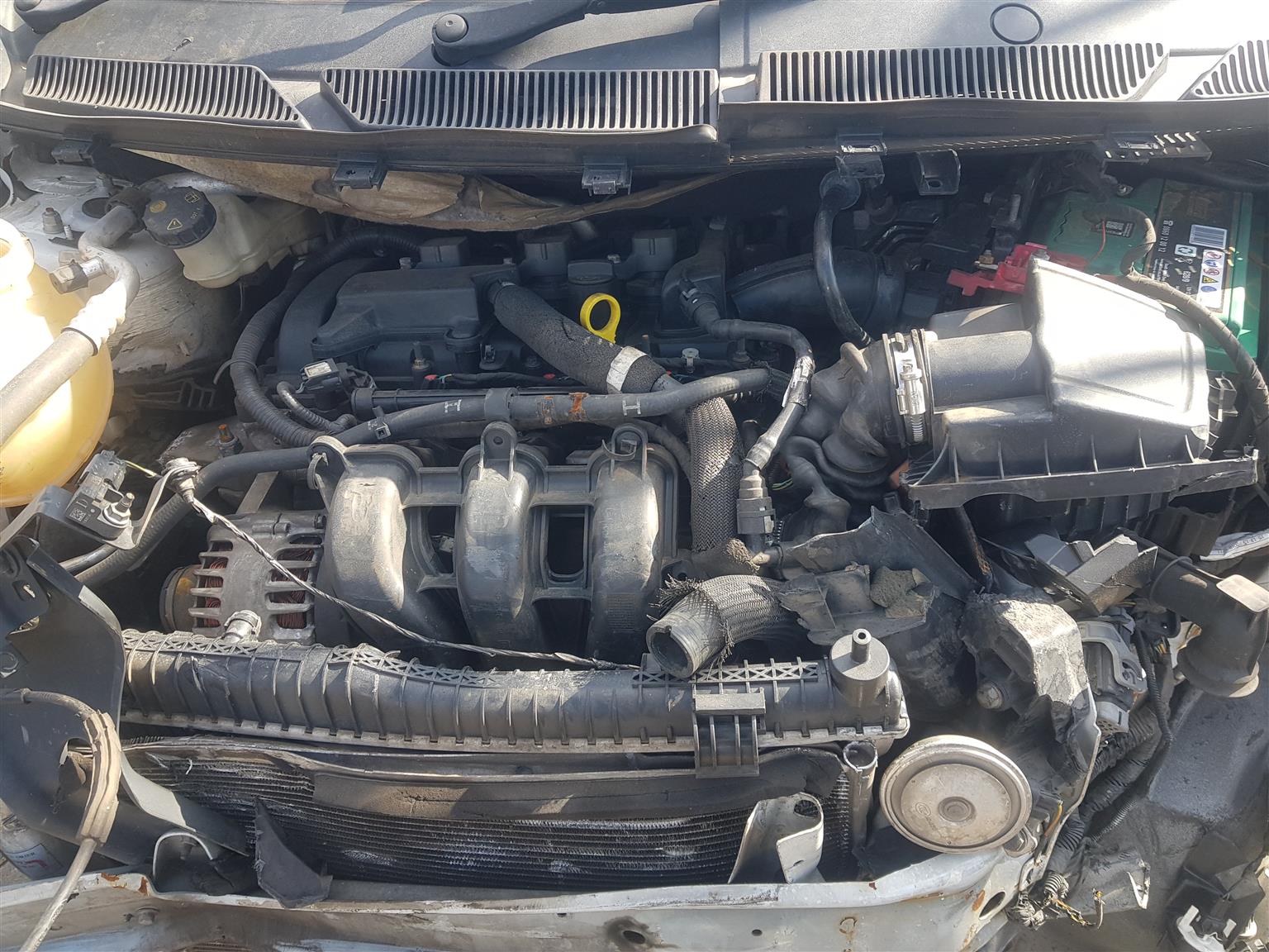 ford figo new shape sedan complete car stripping for spares - Private Seller