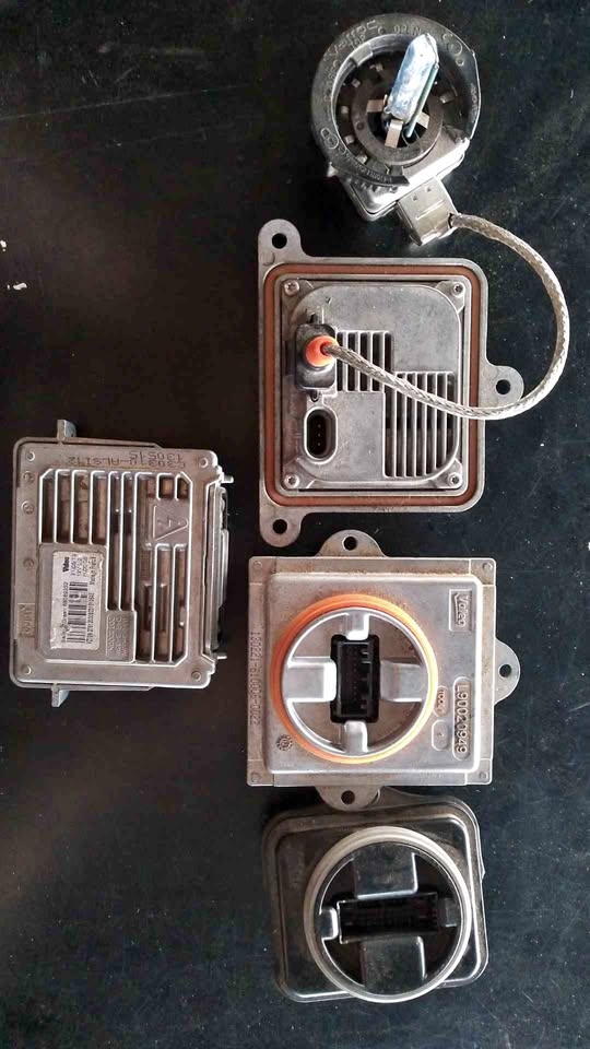 Jeep 2014-2020 headlight xenon balaster And led module for sale please contact us for more details - Private Seller Jeep 2014-2020 headlight xenon balaster And led module for sale please contact us for more details - Private Seller