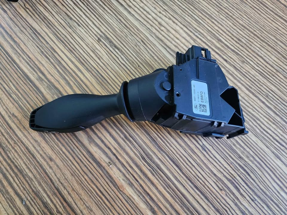 FORD FIESTA INDICATOR SWITCH - OEM 2011-19 - Private Seller FORD FIESTA INDICATOR SWITCH - OEM 2011-19 - Private Seller