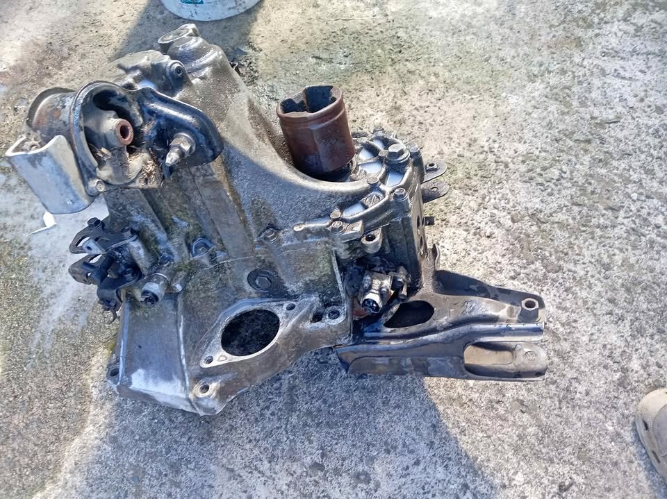 Honda s20 gearbox - D-series(cheap, must go) - Private Seller Honda s20 gearbox - D-series(cheap, must go) - Private Seller