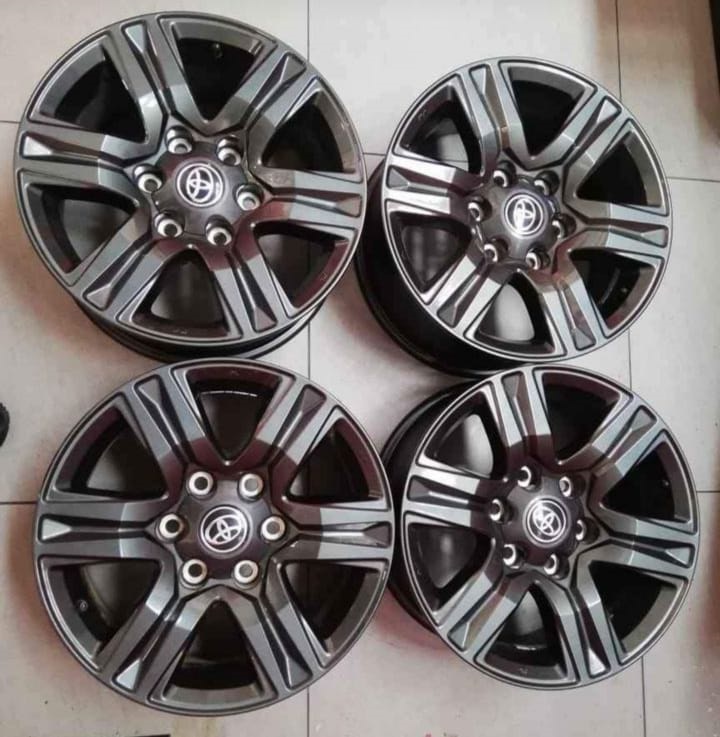 17" Toyota Hilux/Fortuner original mags set - Private Seller 17" Toyota Hilux/Fortuner original mags set - Private Seller