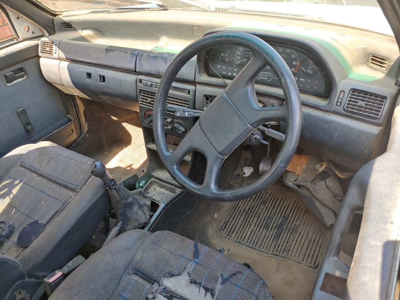 UNO FOR STRIPPING PARTS FOR SALE