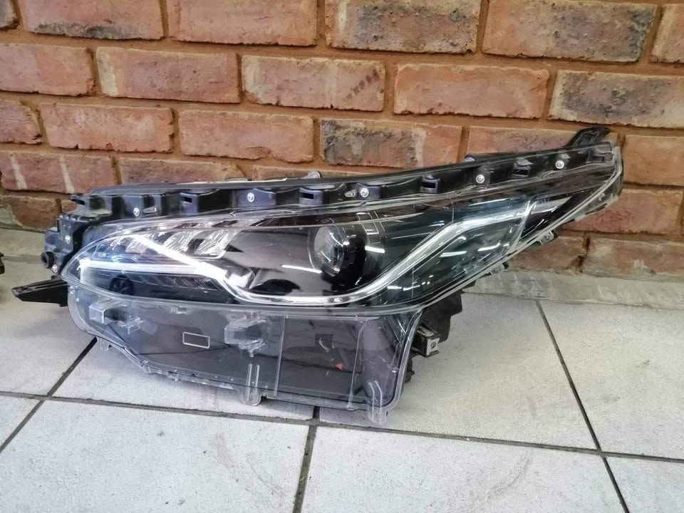 Toyota Fortuner Legend Bi-beam LED Headlights