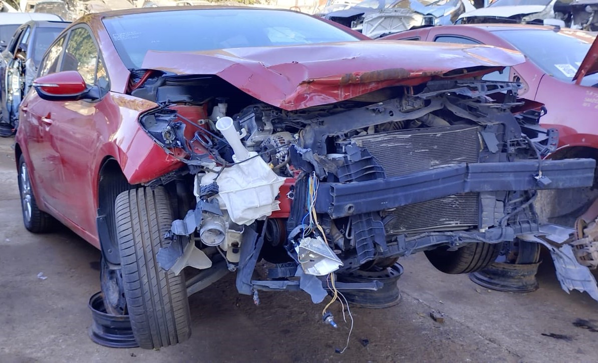 KIA CERATO 2014 STRIPPING FOR SPARES