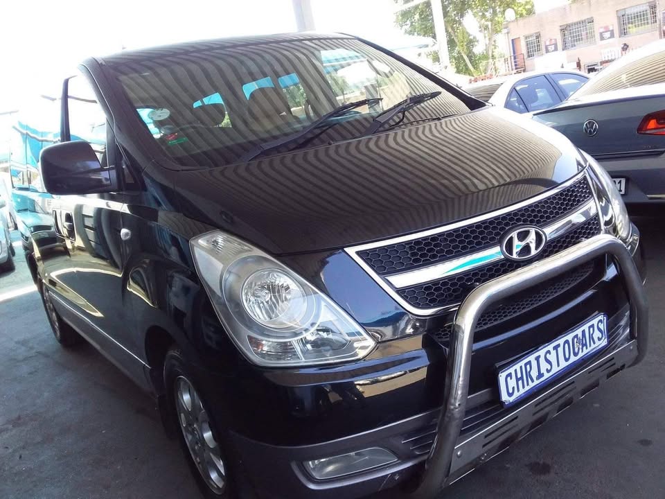 2011 Hyundai H-1 9-seater automatic transmiss 2011