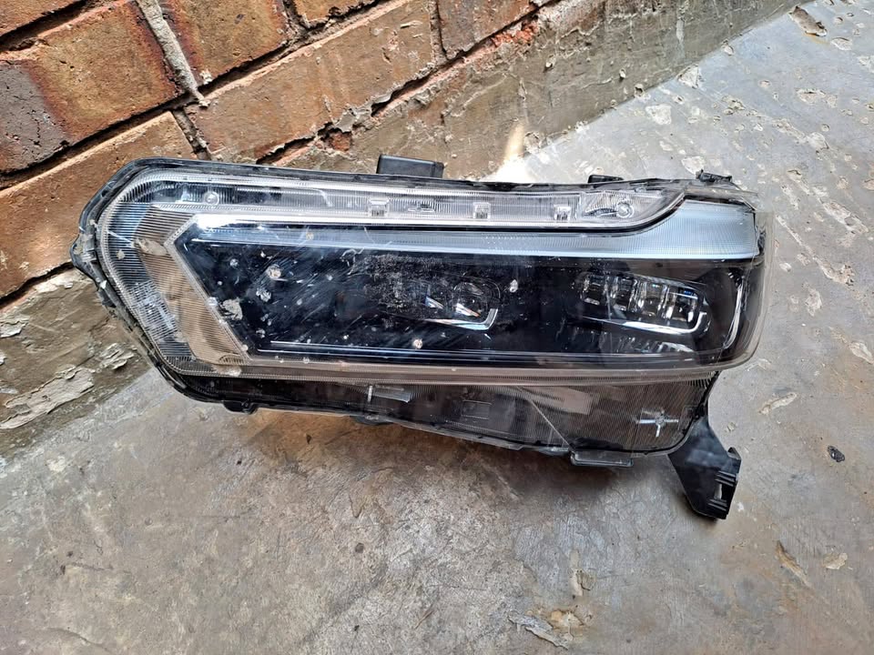 Toyota Hilux Legend 50 Leftside Headlight - Private Seller Toyota Hilux Legend 50 Leftside Headlight - Private Seller